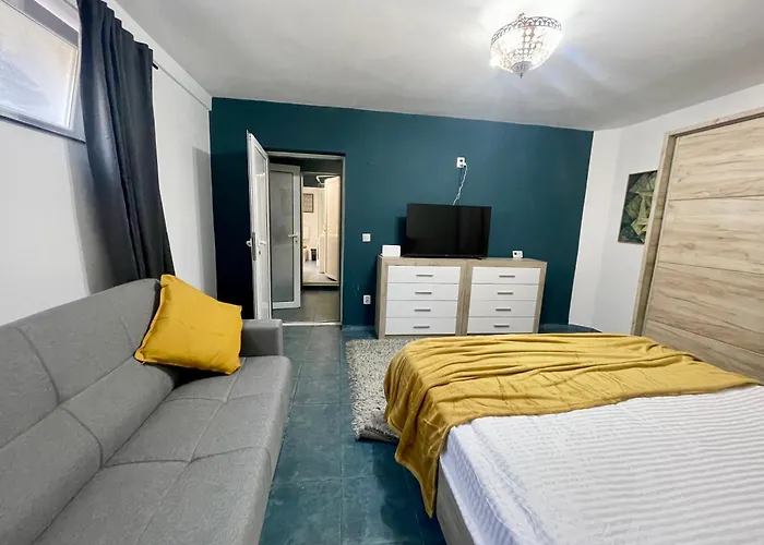 Blue Studio - Half Ground Level With Windows - Demisol Bucureşti